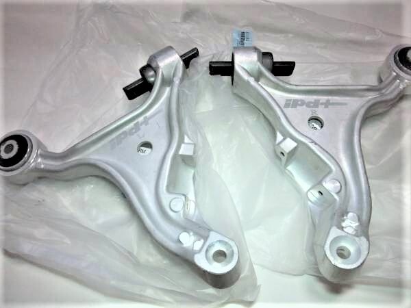 (送料込)IPD VOLVO ボルボ V70 II S60フロントコントロールアーム左右セット 軽量アルミニウム製【新品】拍卖
