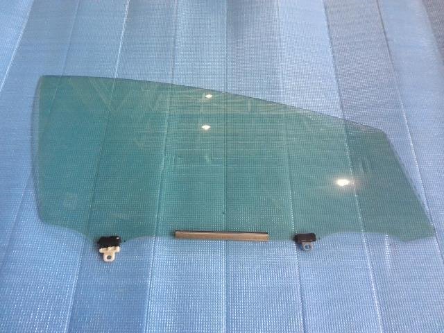 【青森発】中古 プリウス DAA-ZVW30 右Fドアガラス 68101-47081 ※状態、車体情報等、説明欄要確認拍卖