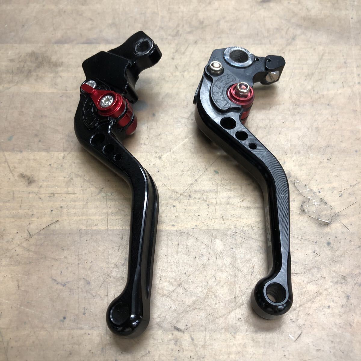 ☆ レバー ドゥカティ ハイパーストラーダ ZDMB20IJAEB00〜拍卖