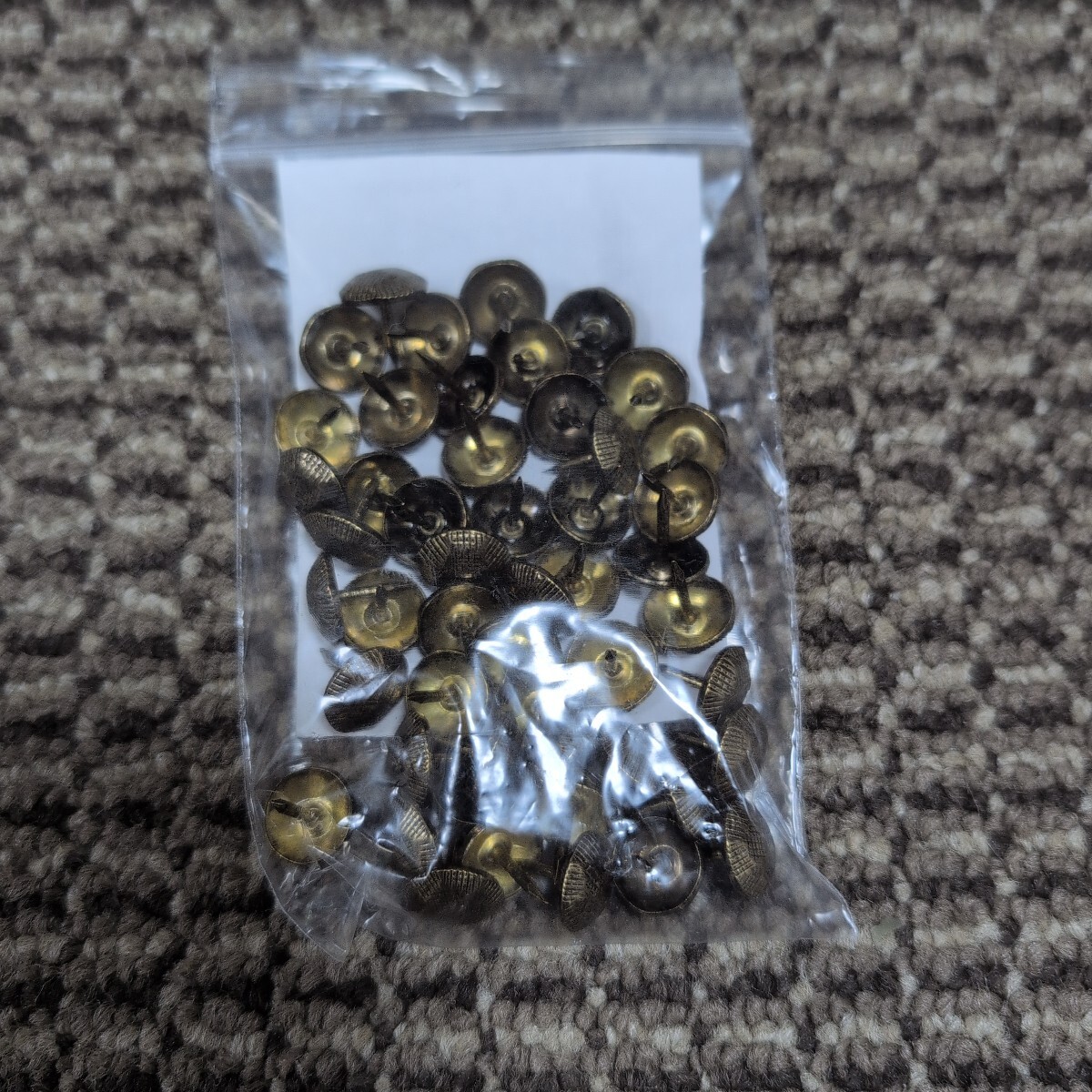 ジャンク品/長期保管品/WAKAI/若井産業/材質不明/飾鋲/亀甲鋲/頭径11.5mm全長13mm/1P50個入り拍卖