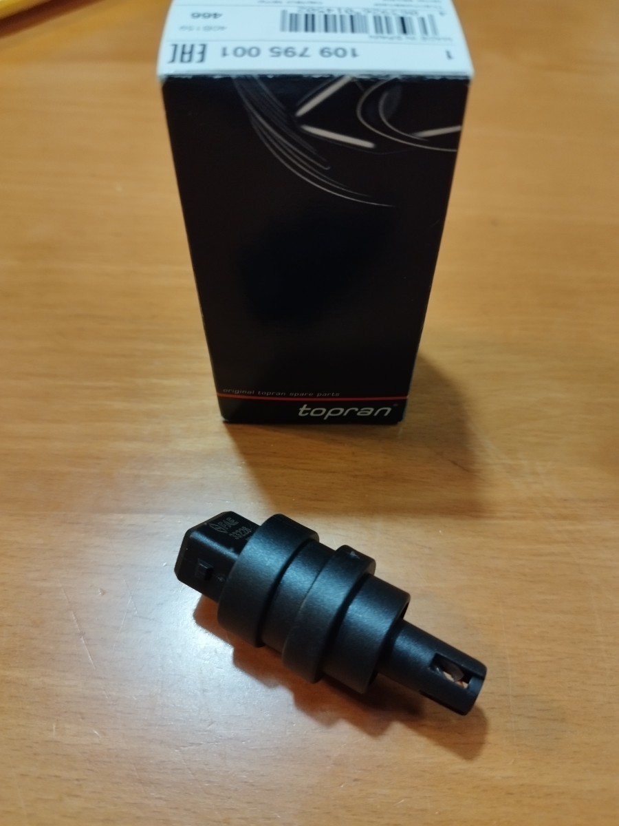 VW エアインテーク温度センサー ゴルフ3 1H2E 1HADY カブリオ ゴルフ4カブリオレ ヴェント エアマス エアフロセンサー 028906081拍卖