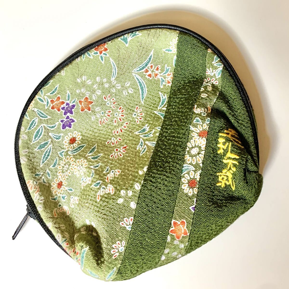 新品未使用 和柄ポーチ ちりめん 抹茶色 毛利元就 ラウンドポーチ ハーフムーン型 マルチポーチ 小物入れ グリーン拍卖