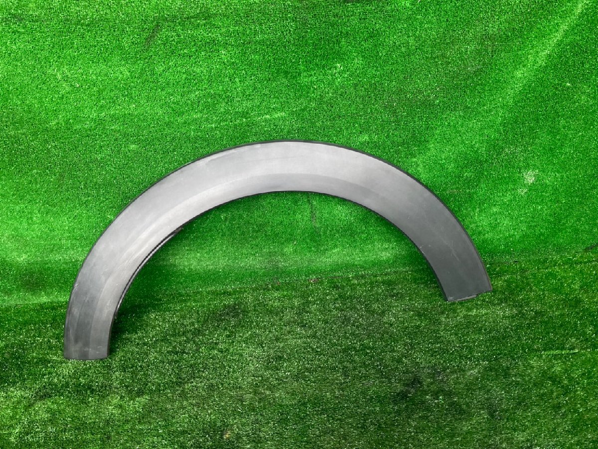 H27年 DBA-XM15 F56 BMW ミニクーパー 右リアフェンダーアーチモール 黒素地 中古品 即決 54000 250808 TK 車内在庫拍卖