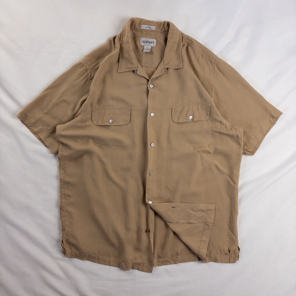 US Vintage 90-00s ALFANI 開襟 オープンカラー 立体 単色 プレーン くすみカラー ブラウン シェルボタン フラップポケット シルクシャツ拍卖