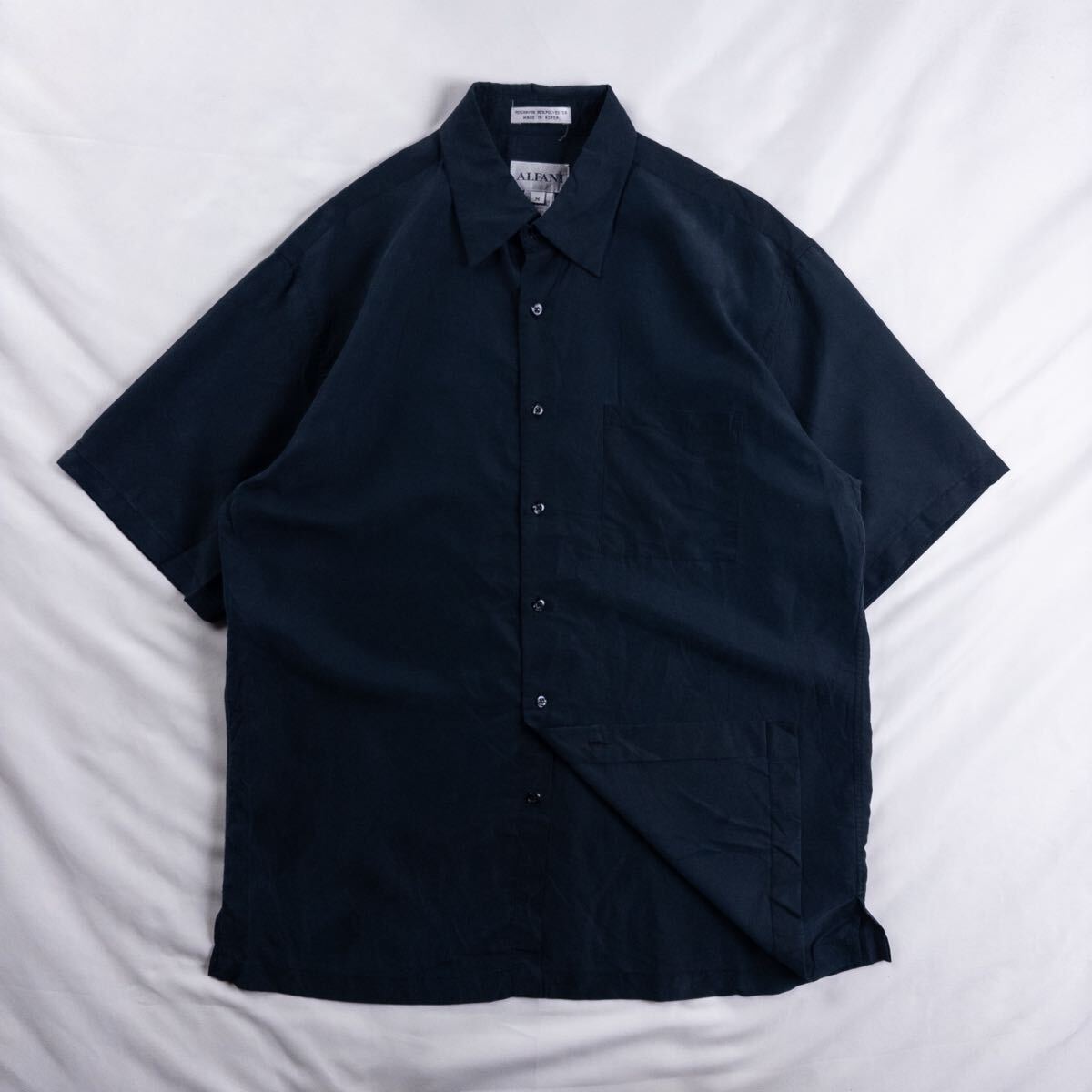 US Vintage 00s ALFANI レーヨン70% ポリエステル30% 光沢 とろみ ドレープ 単色 プレーン ネイビー 紺 ドレス デザインシャツ拍卖