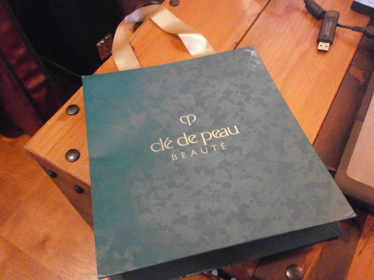 1 LIMITED EDITION 限定 クリスマスコフレ 秘密の花園 資生堂 de de peau BEAUTE クレ・ド・ポー ボーテ 緑 袋 紙袋 ショップ袋 ショッパー拍卖