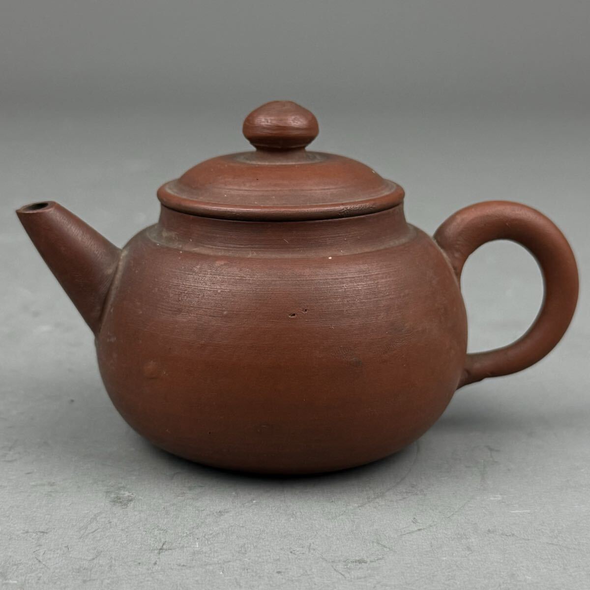 中国美術 唐物 朱泥 煎茶道具 急須 時代 古渡 段泥 紫砂 茶壷 煎茶道具 煎茶 茶心壺 時代品 後手急須 78g拍卖