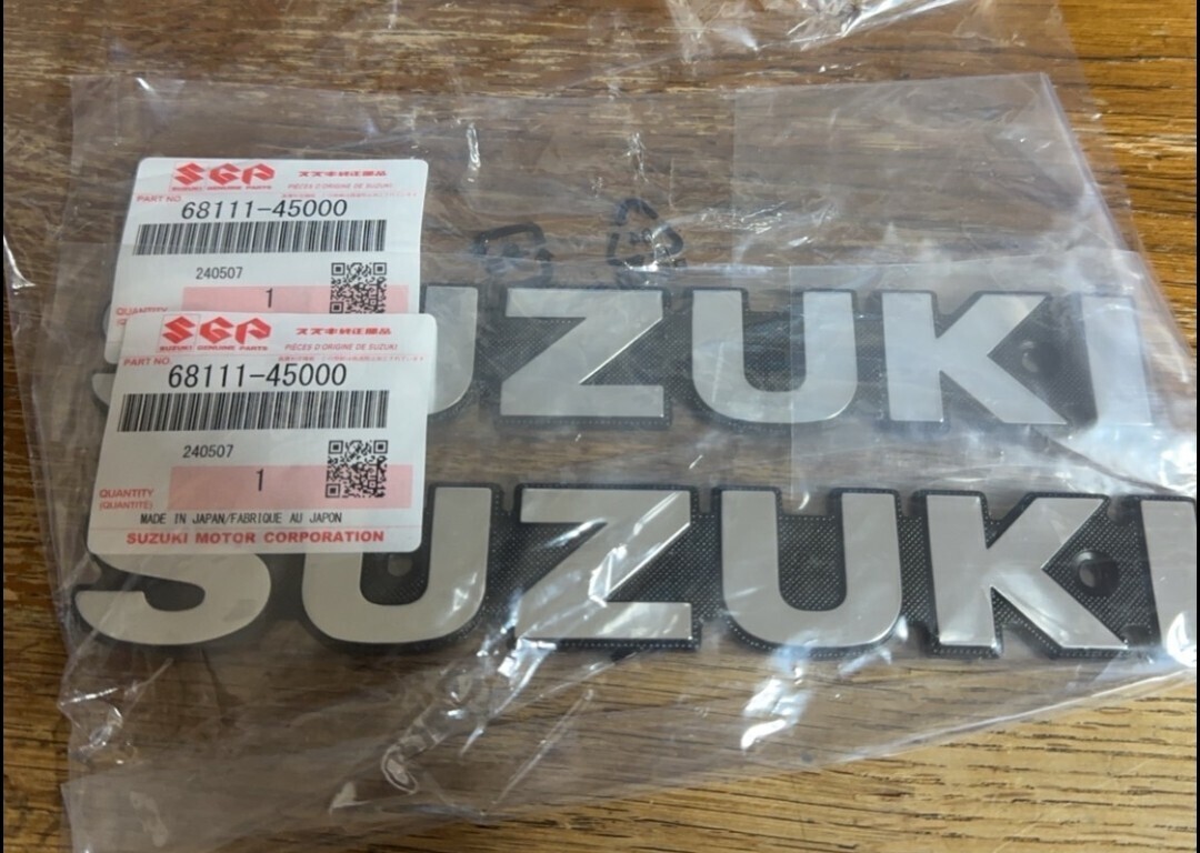 送料込み SUZUKI 純正 GS750 GS550 GS550E GS750E GS400 GS425 用 タンク エンブレム マーク GS750G拍卖