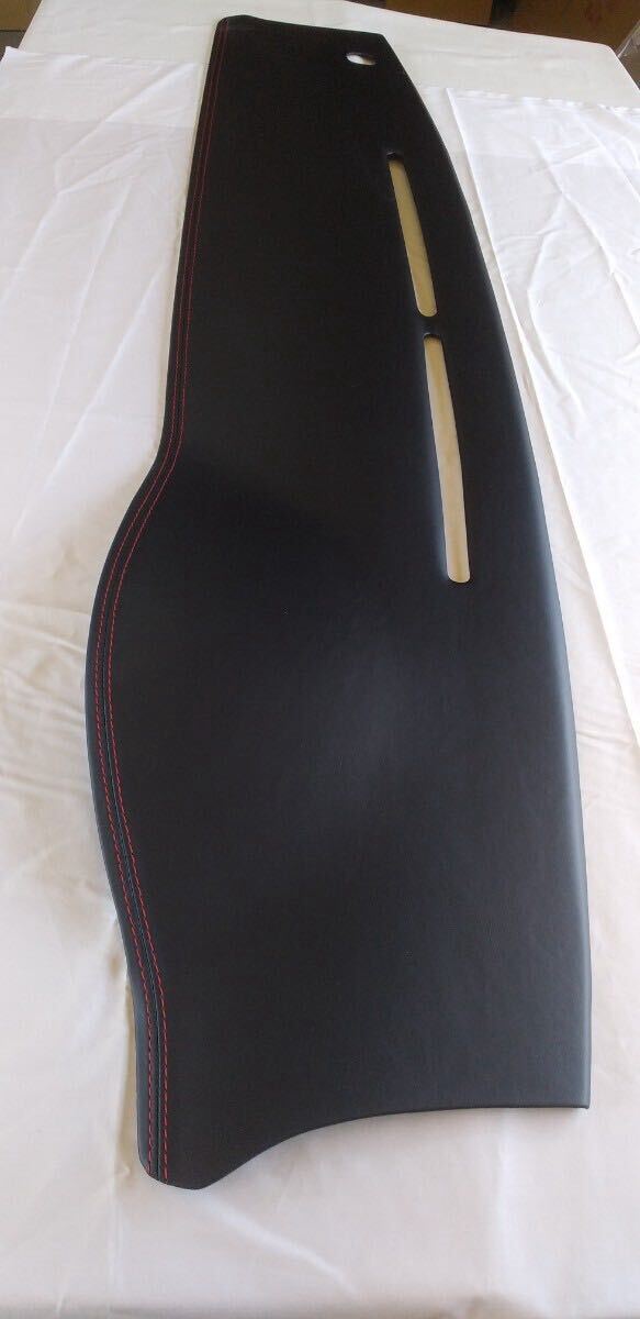 ハイエース200系ナロー標準ダッシュボードパネルPVCレザーブラック レッドステッチ仕様拍卖