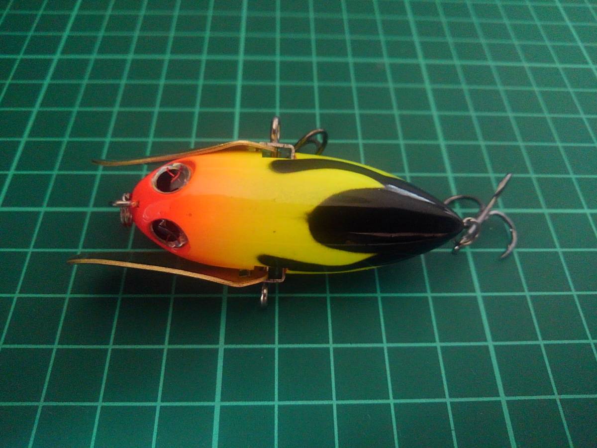 羽根物ルアー 60mm 13g ファイヤーパターン2 検) B級ルアー クレイジークローラー ヘドン ジムドナリー ワウ ノイジー ナマズ 鯰 どんぐり拍卖