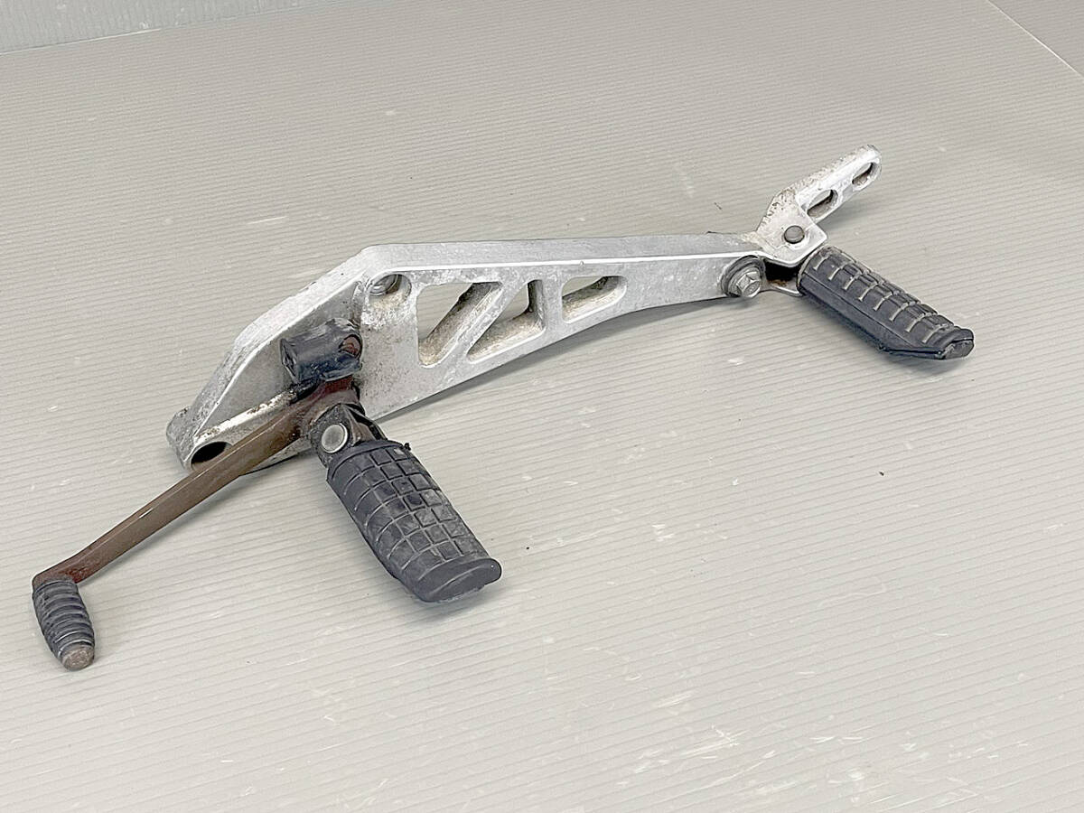 VT250FC (MC08) 純正 メインステップ ペグ ペダル 左 1KE8 VT250F 初期型 (2506DDH0137)拍卖