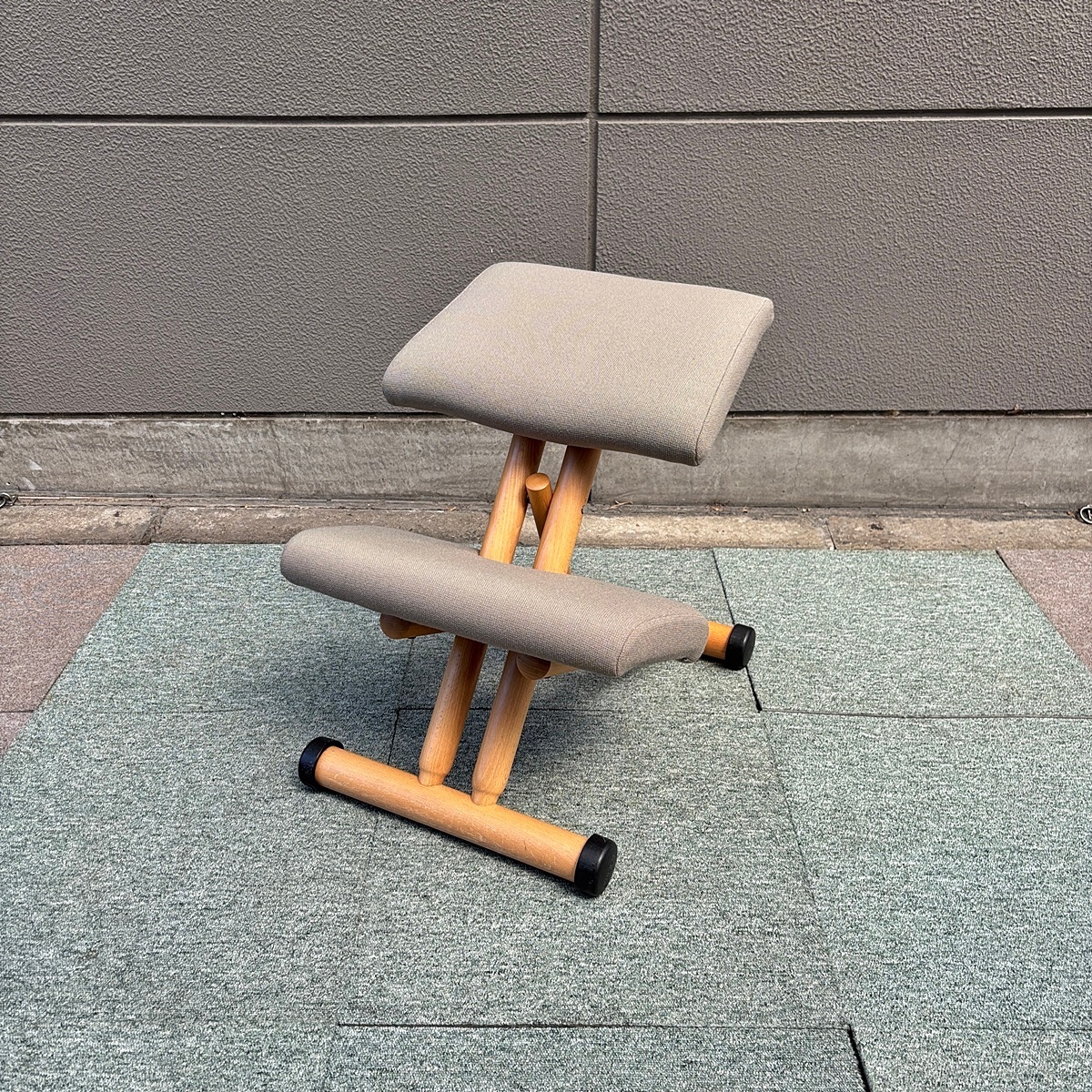 【福岡T】VARIER ヴァリエール STOKKE ストッケ MULTI マルチ バランスチェア 姿勢矯正椅子 グレー【CA0823-1】拍卖