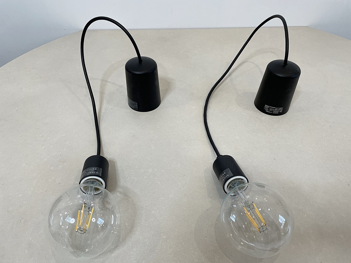 【大阪】KOIZUMI コイズミ照明 LEDペンダント 2点セット/電球色/AP52332/サテンブラック/2023年/通電済/モデルルーム設置品【RN0106-1】拍卖