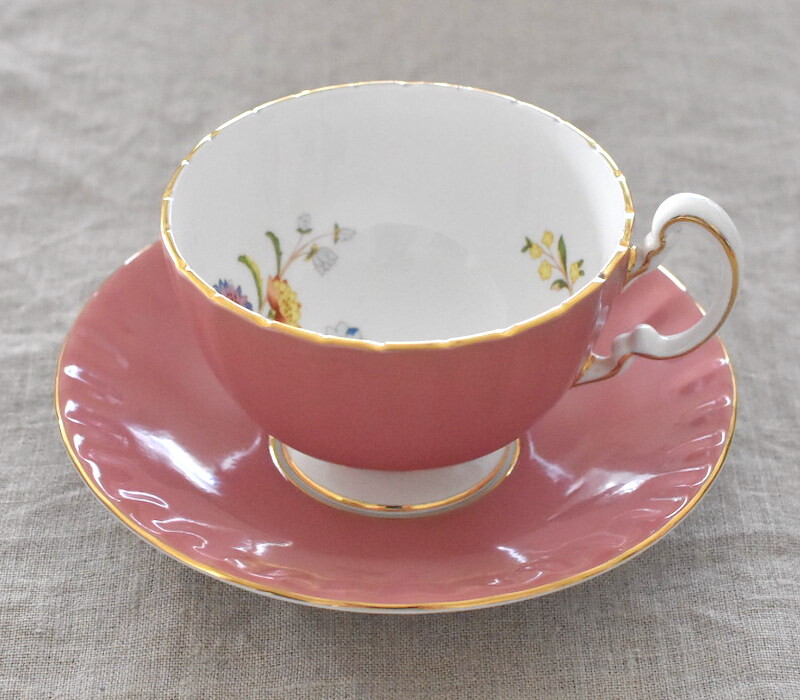 エインズレイ コテージガーデン ティーカップ&ソーサー オーバン ピンク /定価13,200円拍卖