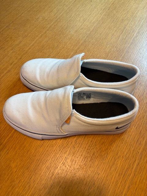 NIKE スニーカー 白 スリッポン 24拍卖