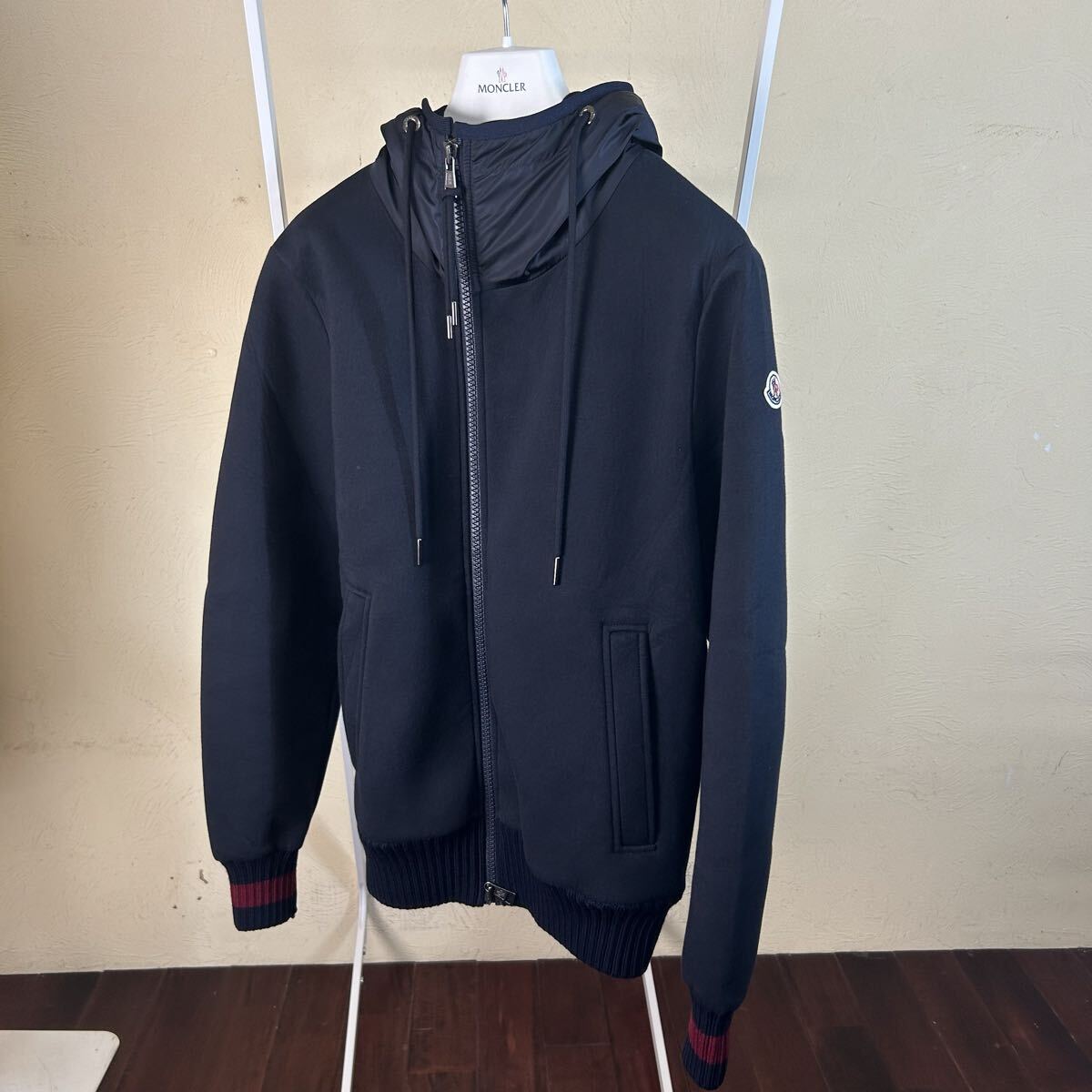【極美品】【レア】 MONCLER モンクレールジップアップパーカーネイビーXS拍卖