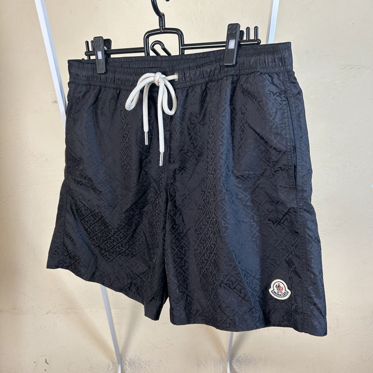【今期】【25年モデル】【美品】MONCLER モンクレール ショートパンツ ハーフパンツモノグラム黒M拍卖