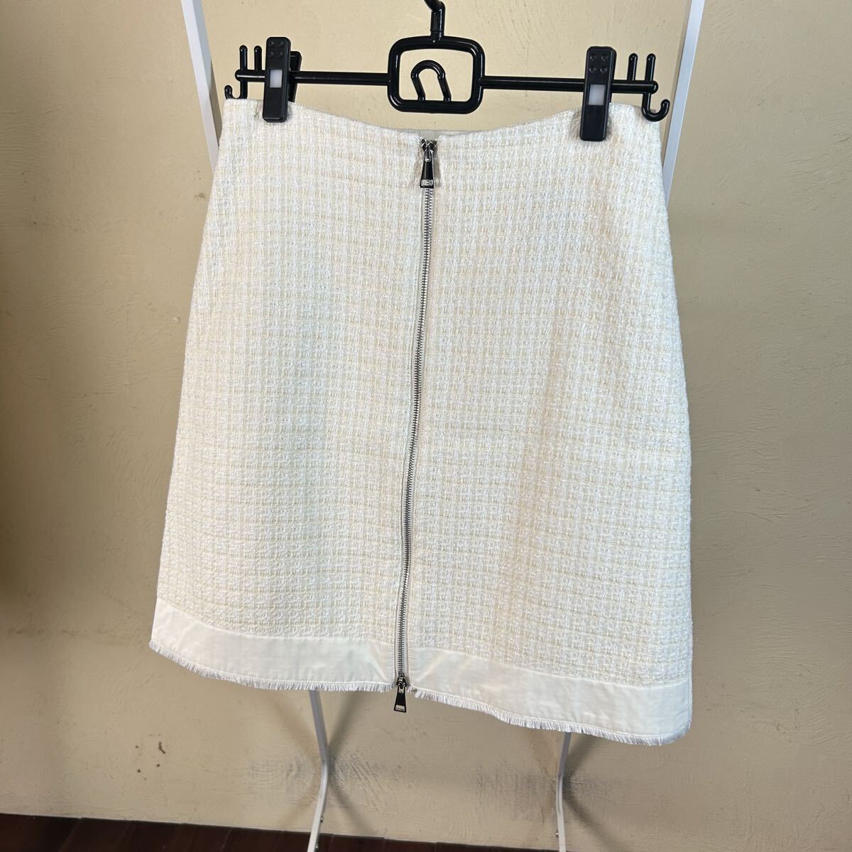 【22年モデル】【極美品】MONCLERモンクレールツイードスカートSKIRT レタリングロゴジップアイボリー拍卖
