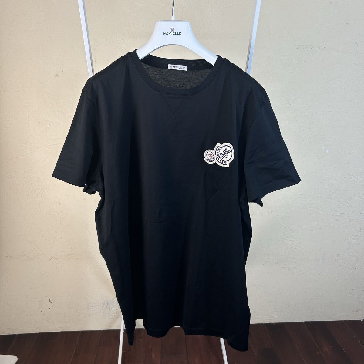 【美品】【23年モデル】 MONCLER モンクレール半袖Tシャツダブルワッペン黒XL拍卖