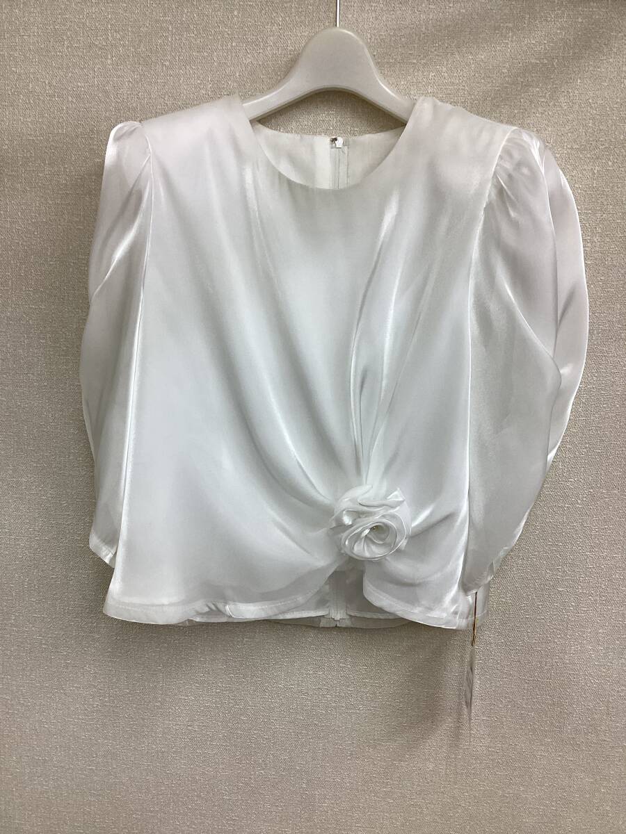 コーラス  発表会  シロ  5部袖ブラウス  Sサイズ  サテンオーガンジー 光沢あり 未使用品拍卖