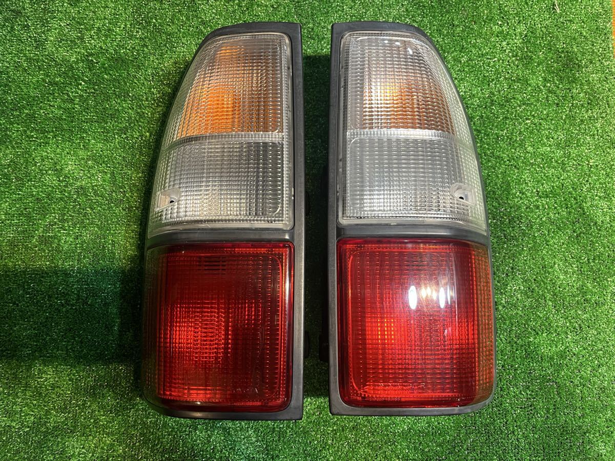 ☆送料無料☆トヨタ純正 KZJ90W KZJ95W ランドクルーザー95/90プラド ランクル 後期 テールレンズ テールランプ 左右セット KOITO 60-88 拍卖