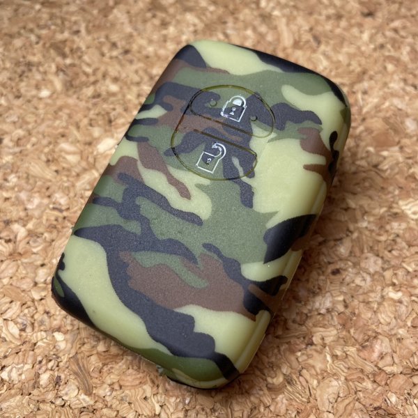 トヨタ  2ボタンシリコンキーカバー 30プリウス 前期 後期スマートキー カモフラ 迷彩 カモフラージュ C07拍卖