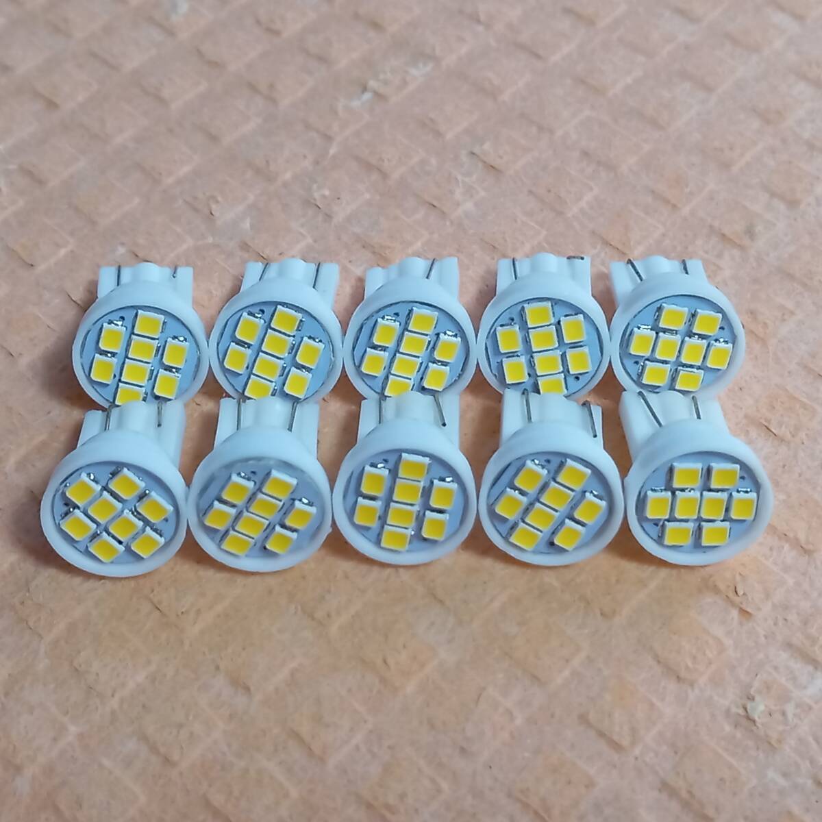 電球色 20個セット T10 LED ウェッジ球 スモール ポジション ルームランプ ナンバー灯 ウォームホワイト 暖色 /d8拍卖