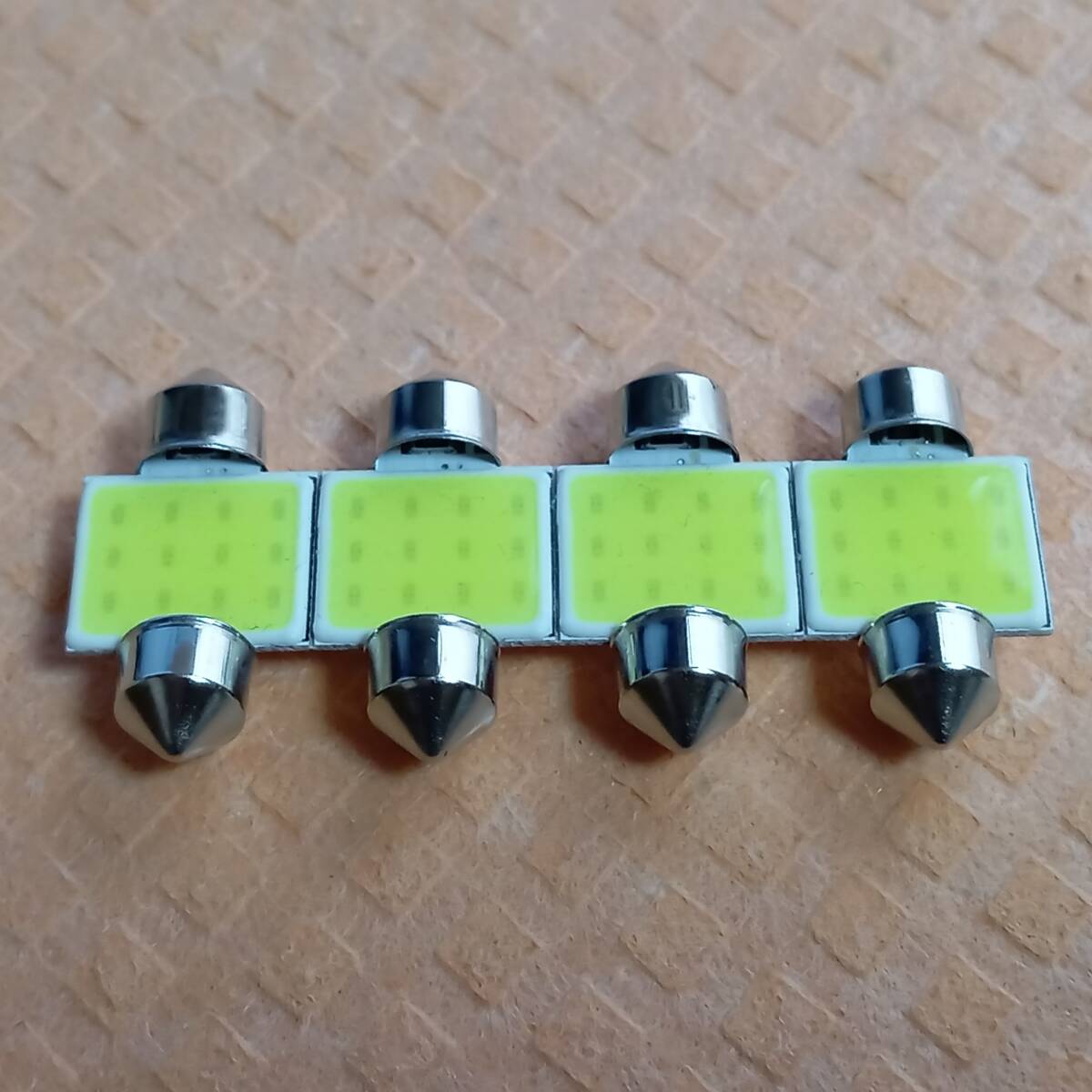 ギガ グランドプロフィア 超爆光!24V LED T10 31mm ルームランプ 4個セット T10 日野 いすゞ まくら球 星マーカー 室内灯 角マーカー /t31拍卖