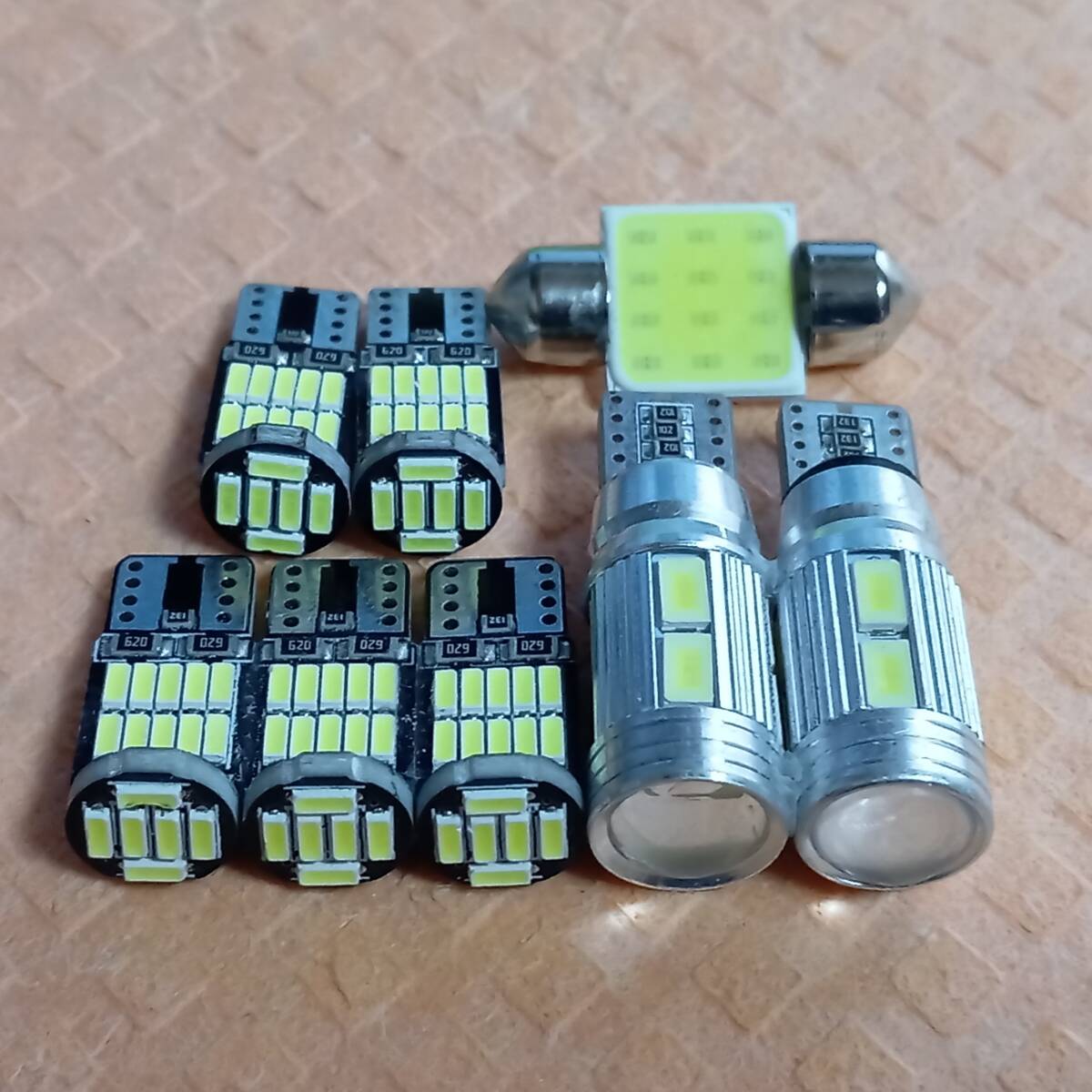 LA600S LA610S タント カスタム 超爆光!T10 LED ルームランプ バックランプ ナンバー灯 8個セット ホワイト ダイハツ /10/t31/26拍卖