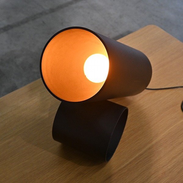 イタリア Flos 23万「SAWARU」フロアランプ nendo 佐藤オオキ 間接照明 ライト 寝室 玄関 リビング 書斎 ガレージ テラス フロス サワル拍卖