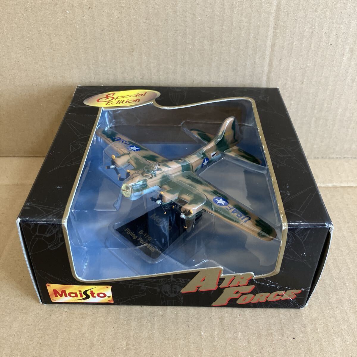 ■Maisto アメリカ空軍 B-17G 戦略爆撃機 ダイキャスト+プラスチックモデル【中古品】■拍卖