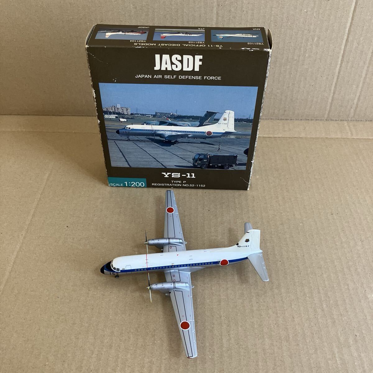 【台座無し】■全日空商事 1/200 航空自衛隊 YS-11 TYPE P No.52-1152 YS21105【中古品】■拍卖