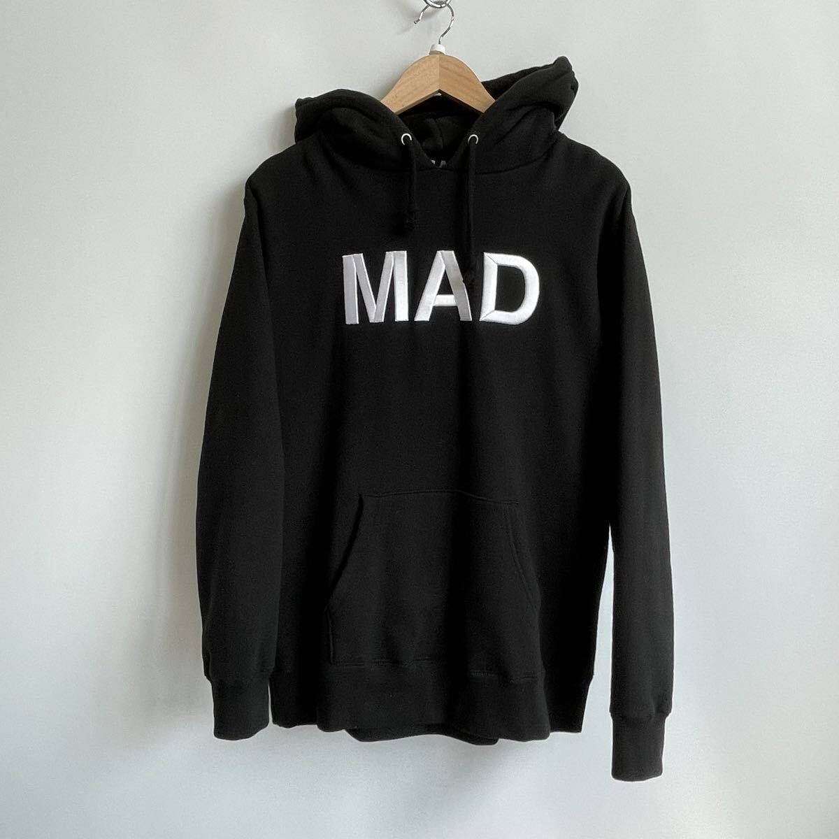 【UNDERCOVER】アンダーカバー パーカー XL MAD ロゴ刺繍 裏起毛 ブラック 34拍卖