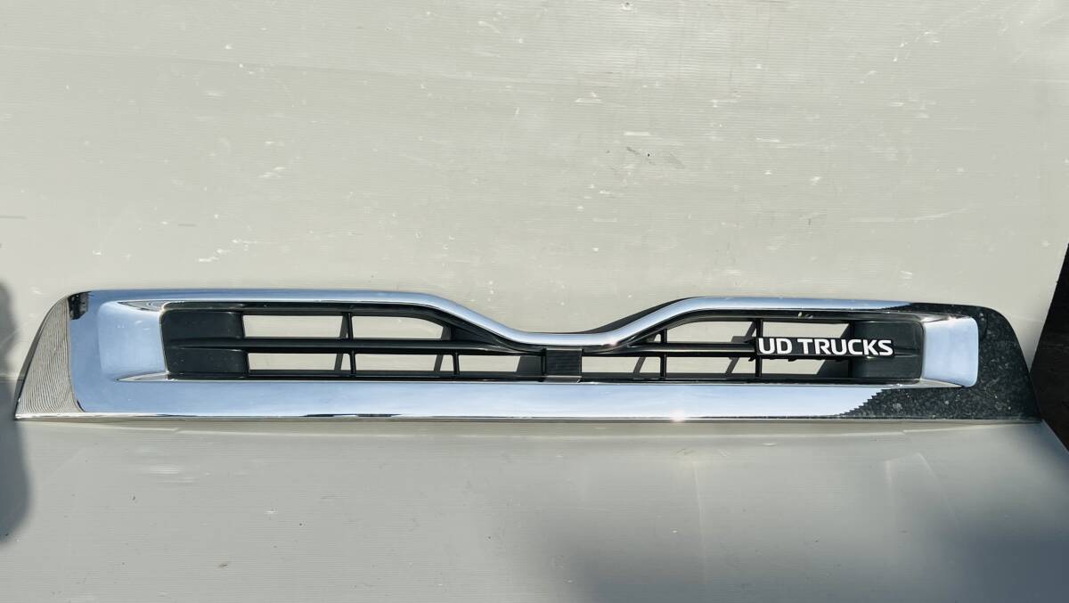 18053N 純正 日産 UD トラックス クオン メッキ フロント アッパーグリル 上部 グリル 拍卖