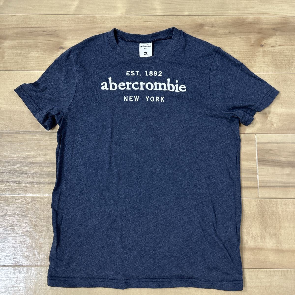 Abercrombie アバクロ Tシャツ拍卖