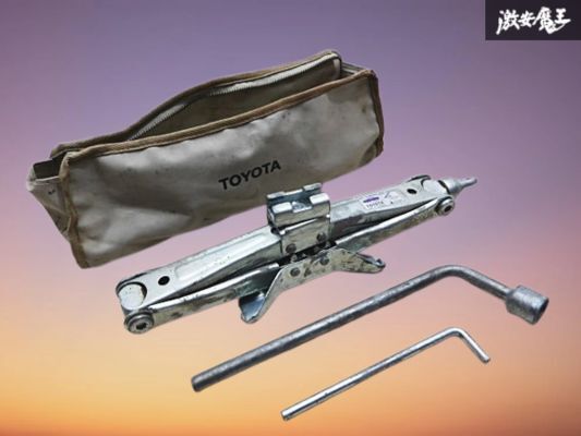 【希少 当時物】トヨタ TOYOTA 純正 JZA70 70 スープラ パンダグラフ ジャッキ レンチ 09111-14060 工具 バッグ付 収納 レアグッズ 棚5-1拍卖