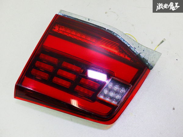 【点灯OK】 社外 メーカー不明 トヨタ 200系 ランドクルーザー 右 右側 運転席側 インナー テールライト ランプ レンズ 片側 即納拍卖