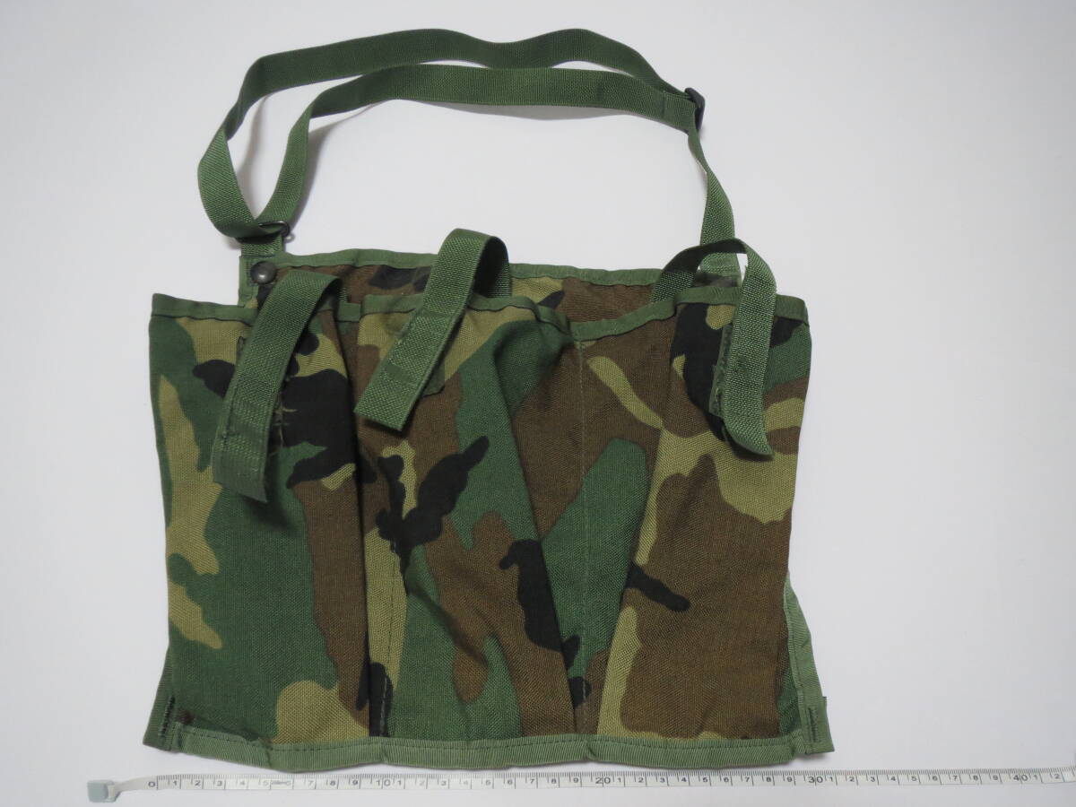 実物?民生品?M16 アサルトライフル マガジン入れ?多分!お分かりの方どうぞ!サバイバルゲーム拍卖