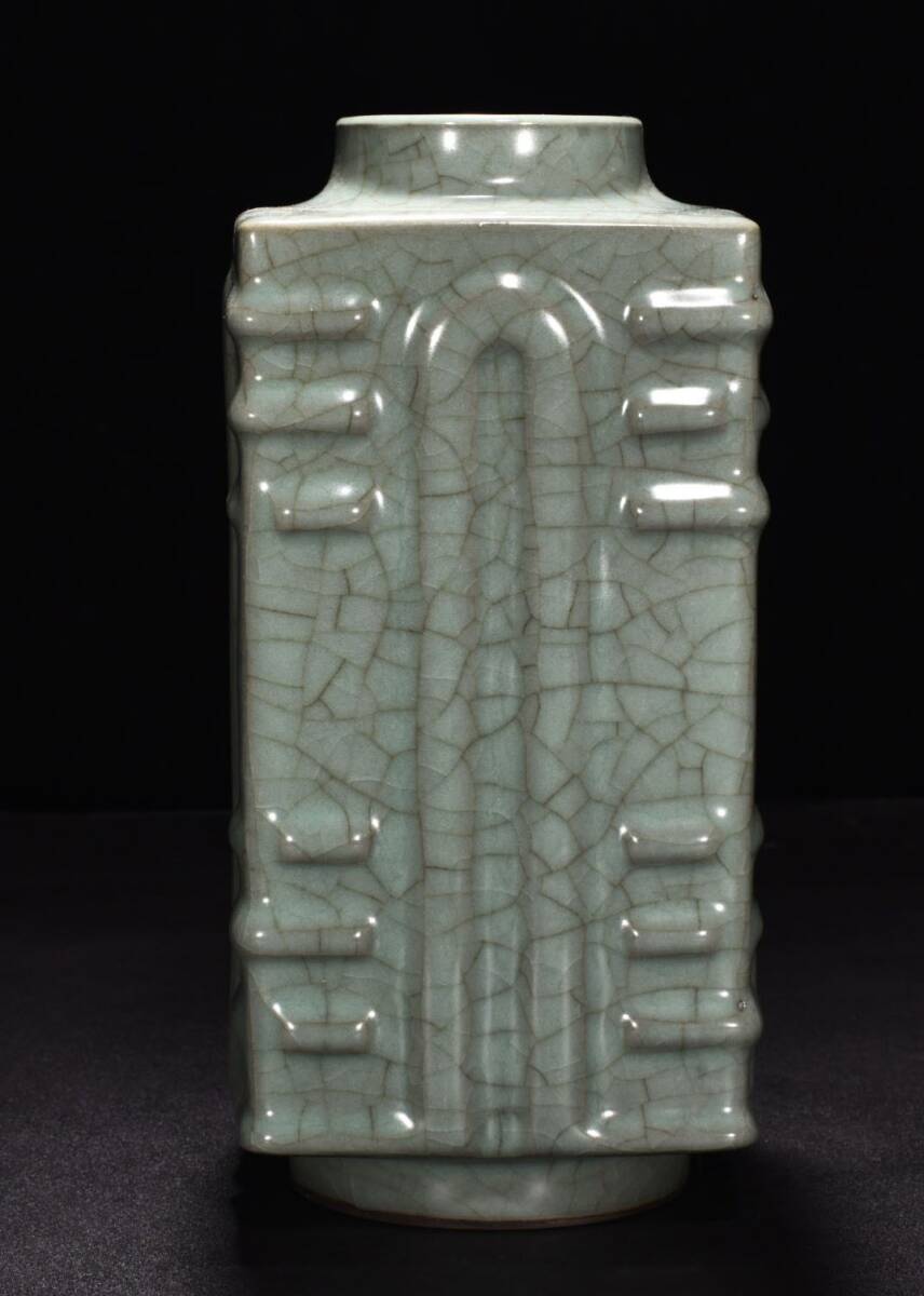 BD179■宋時代 官窯 青磁琮式瓶 修内司款 時代物 古玩 唐物 古陶磁器■拍卖