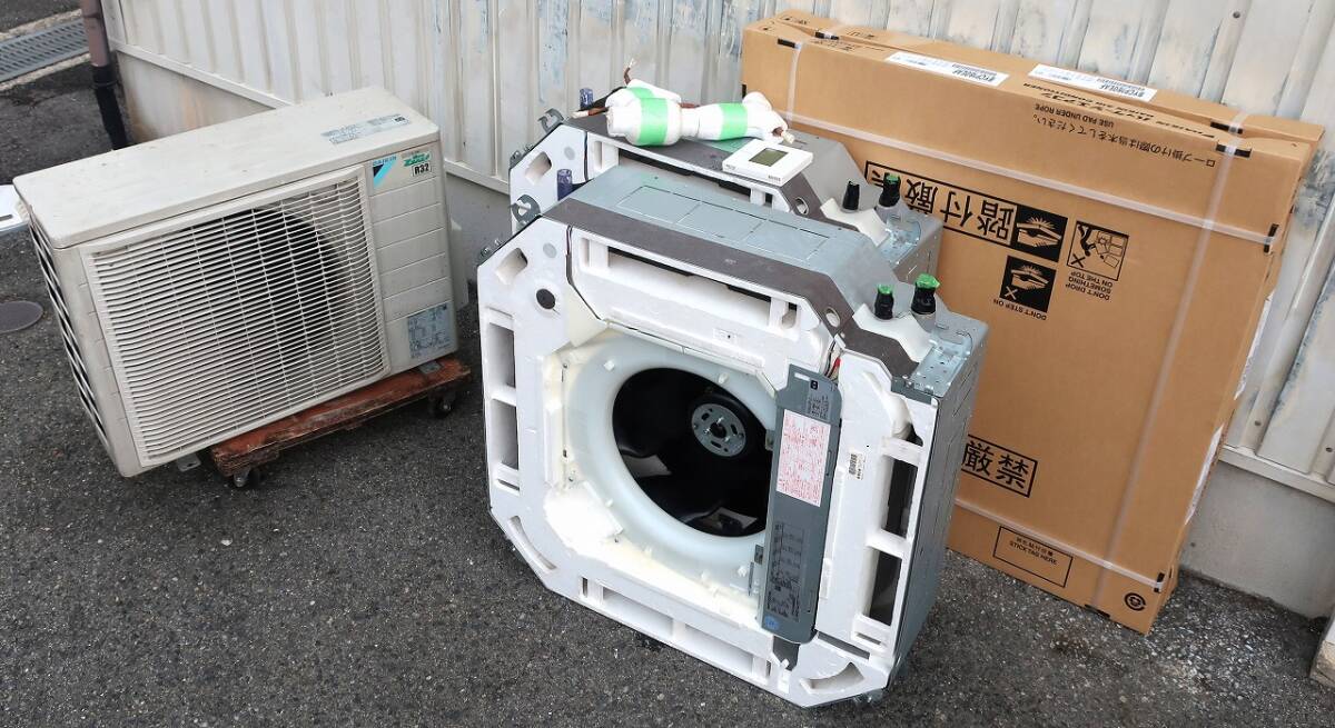 DAIKIN/ダイキン《天カセマルチエアコン》1.5馬力×2台(3馬力) 2018年製 新品パネル拍卖