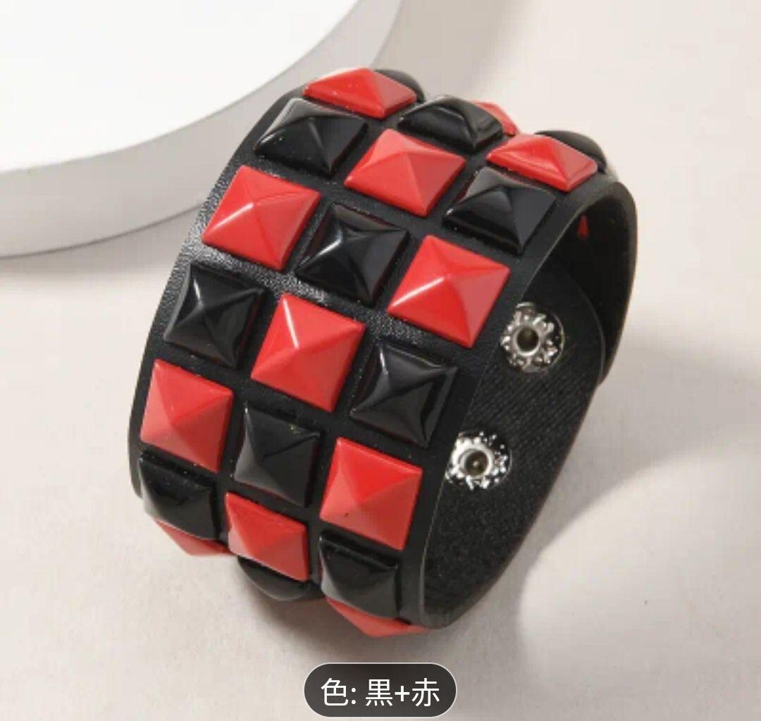 新品 ブレスレッド 赤 黒 PUNK ロック Y2K ストリート チェック ブラック レッド パンク ブロックチェック リストバンド バングル拍卖