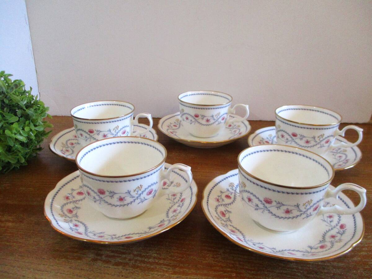 【美品・レア】ノリタケ スタジオコレクション Noritake JAPAN カップ&ソーサー 5客セット C&S 小花柄 ブランド食器 茶器 人気 シェイプ拍卖