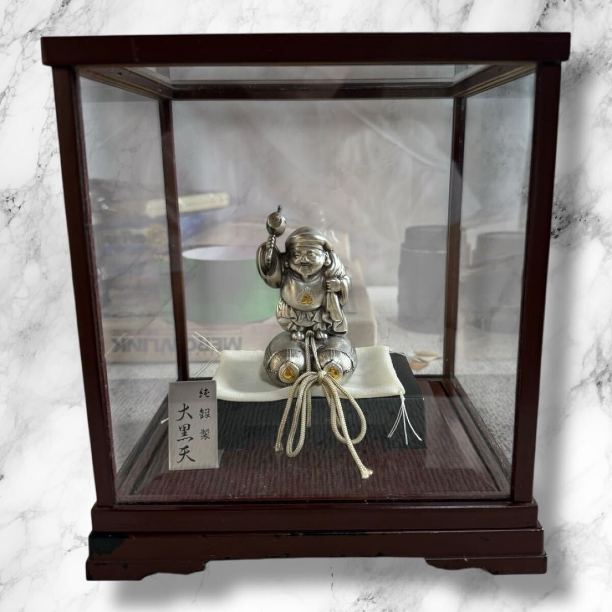 純銀製 大黒天像 木製ガラスケース付き 幅17×高さ20×奥行15cm 記念品 シルバー製 置物 インテリア拍卖