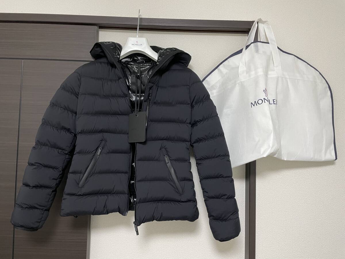美品 MONCLER HERBE ショート ダウン ジャケット 拍卖