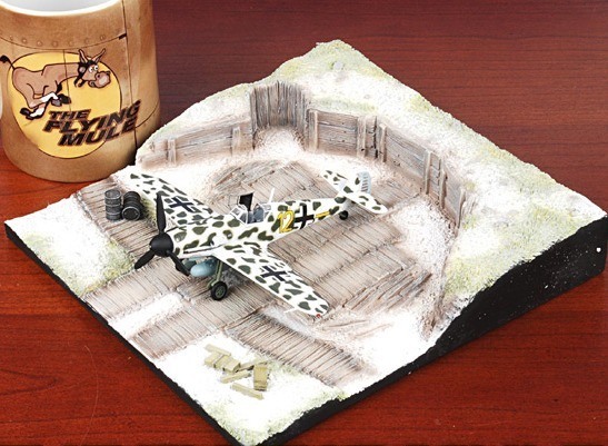 ■即決 ドラゴン 1/72【Me109G-2 6./JG5 アイスメーア「ハインリヒ・エールラー」フィンランド 1943年 ディスプレイ用ジオラマベース付属拍卖