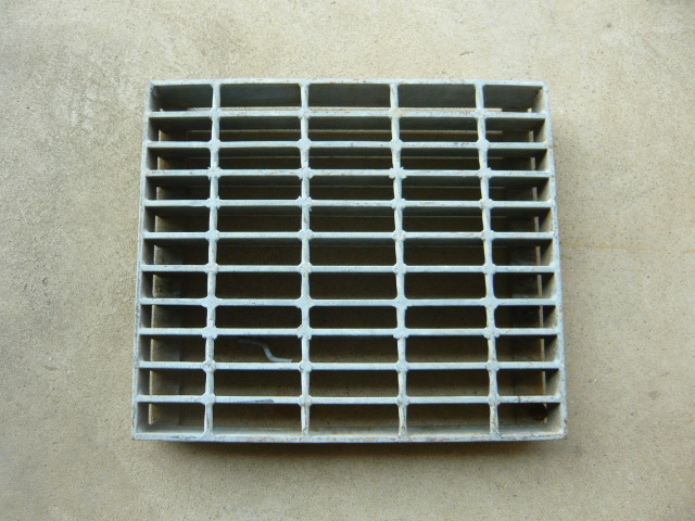 A365◆グレーチング 側溝 溝蓋 蓋 重さ約14kg サイズ約460×400mm◆中古◆S拍卖