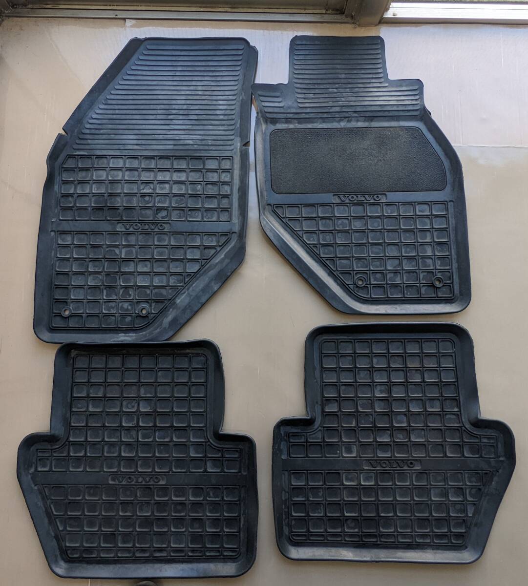 ボルボ 850 フロアマット ラバー 純正 右ハンドル用拍卖