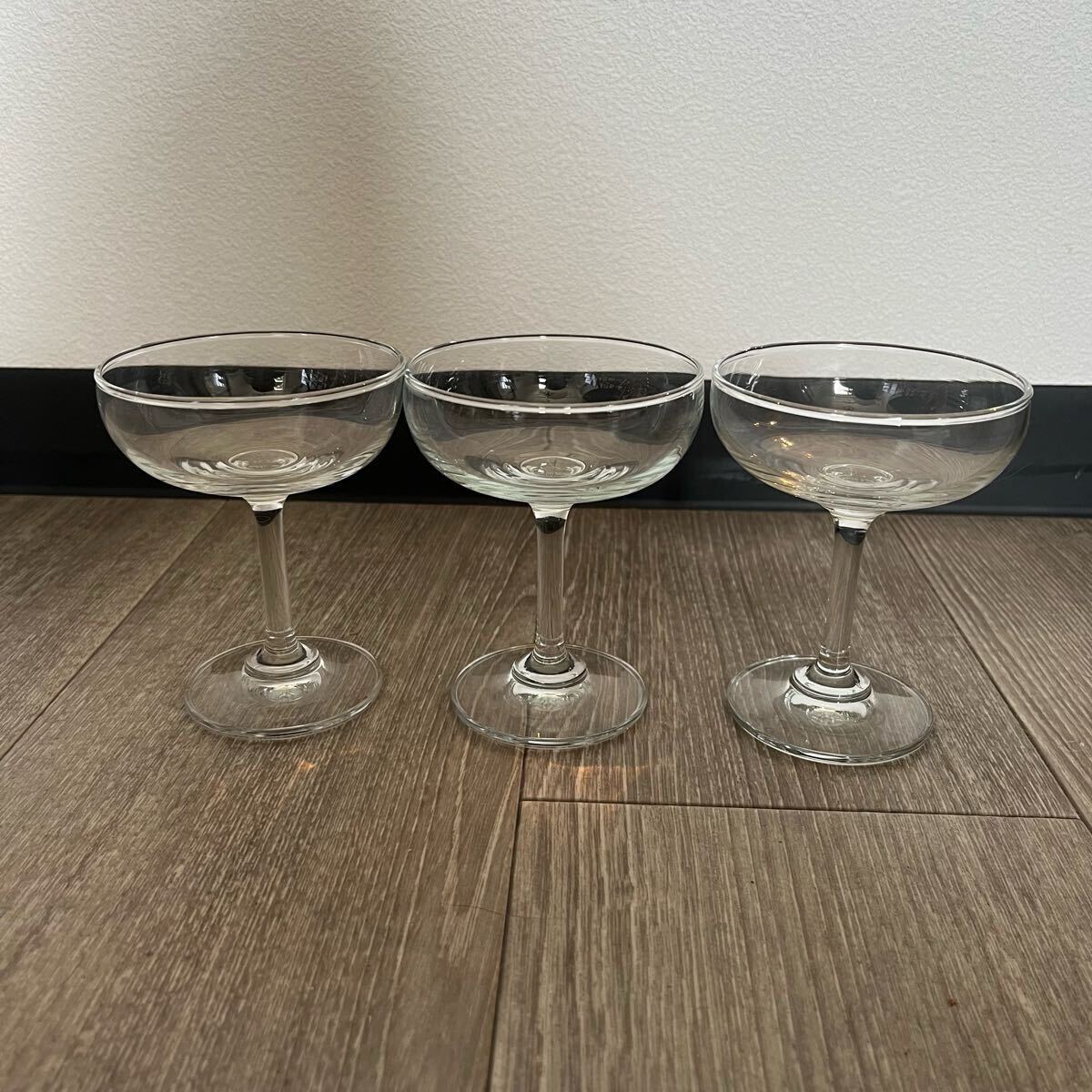 ky カクテルグラス クープグラス グラス 3個 シャンパングラス デカンタ BARグラス拍卖