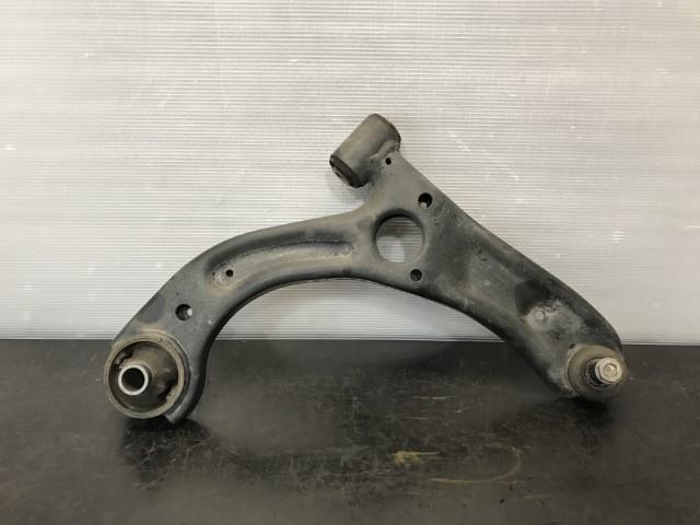 【TS】ムーヴ DBA-LA150S 右フロントロアアーム 48068-B2200拍卖