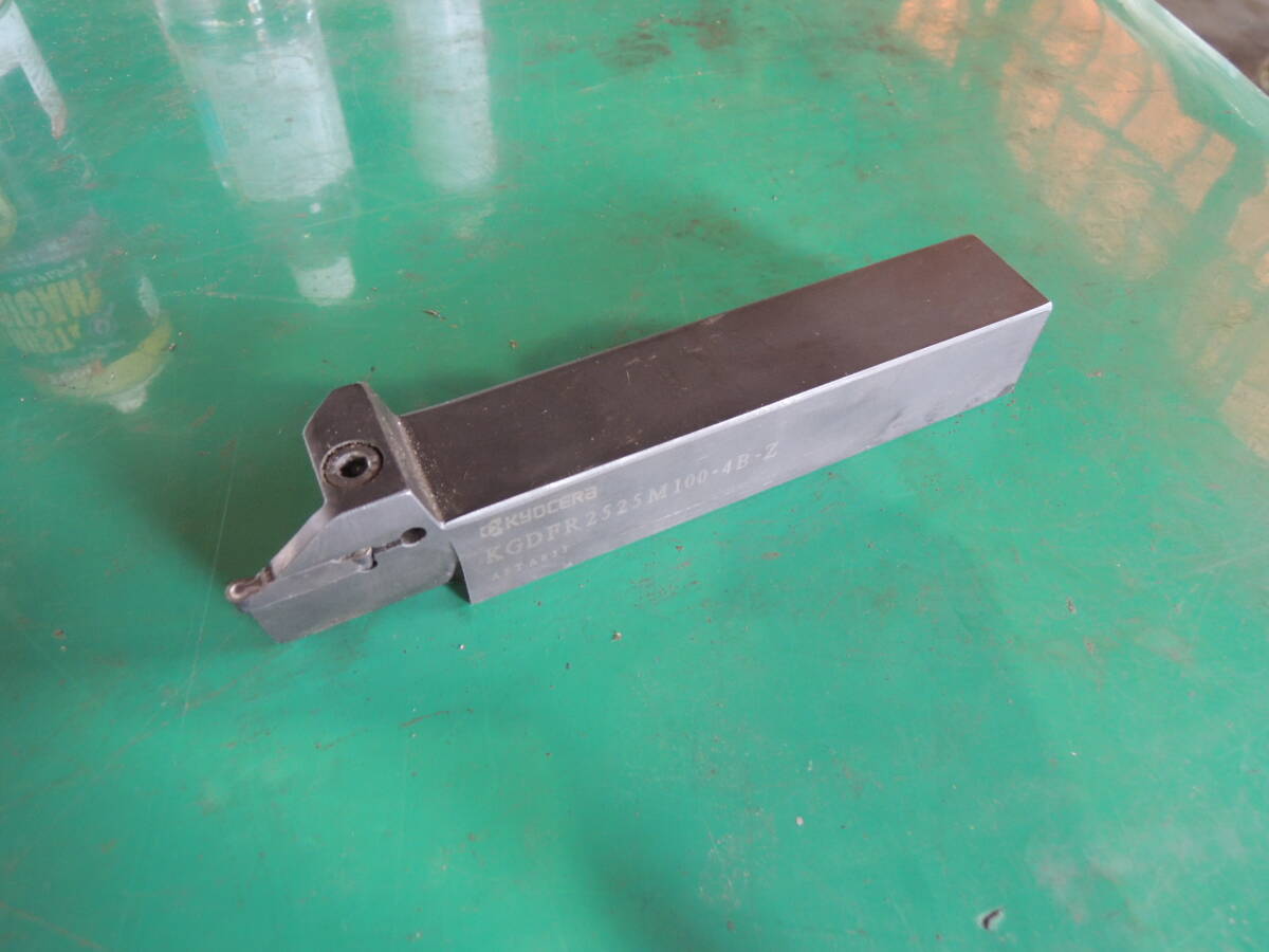 京セラ 溝入れホルダ KGDFR2525M100-4B-Z スローアウェイバイト 旋盤 中古 工具 #820拍卖